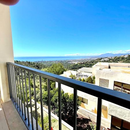 Spectacular Views - Luxury Apartment In Resort - Marbella Hills Bagian luar foto