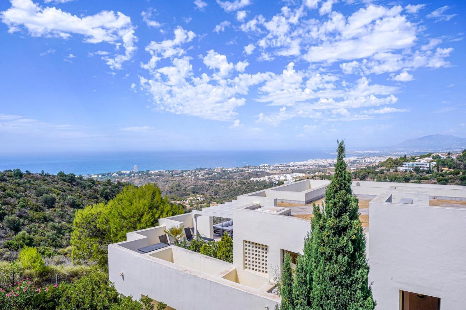 Spectacular Views - Luxury Apartment In Resort - Marbella Hills Bagian luar foto