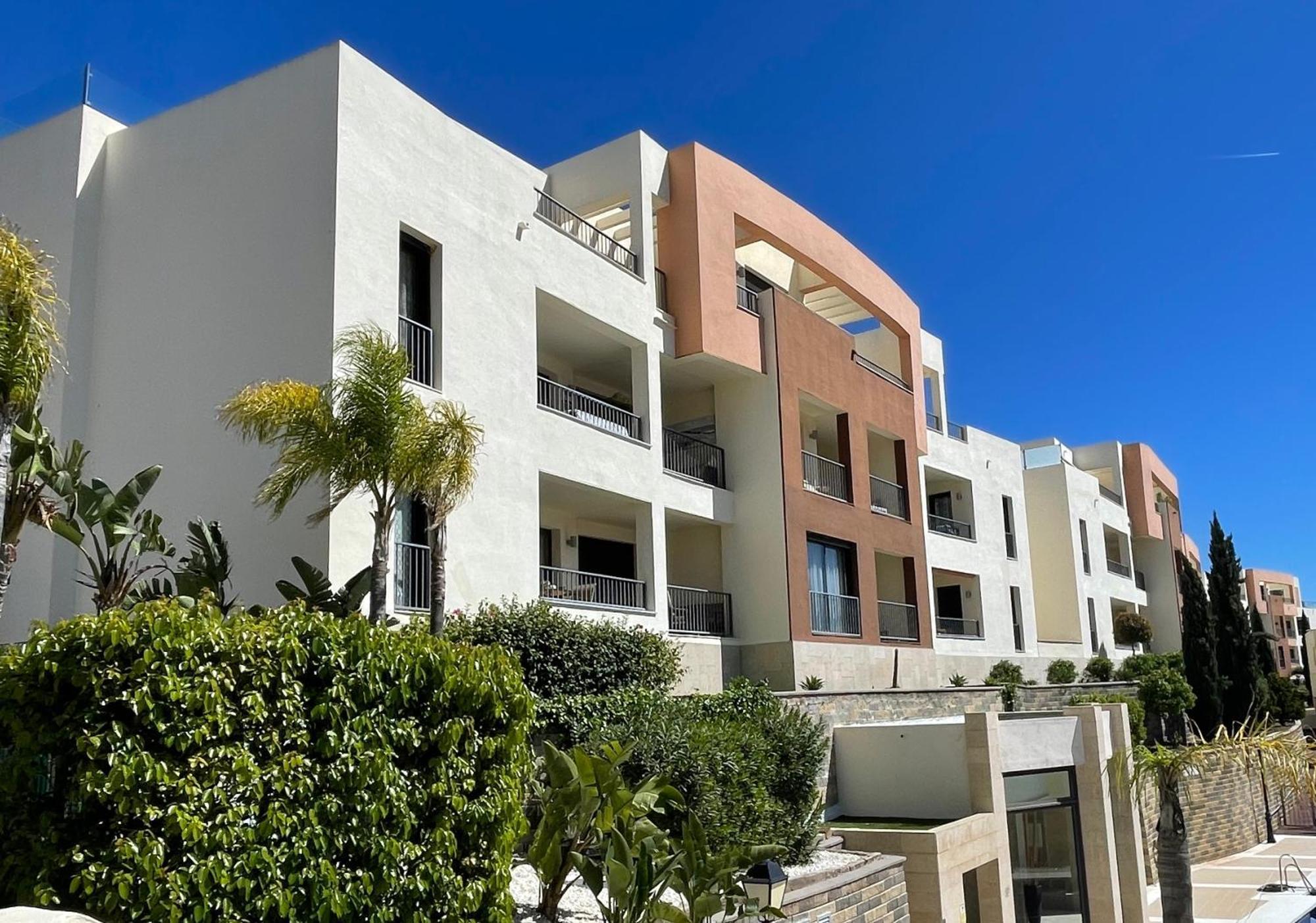 Spectacular Views - Luxury Apartment In Resort - Marbella Hills Bagian luar foto