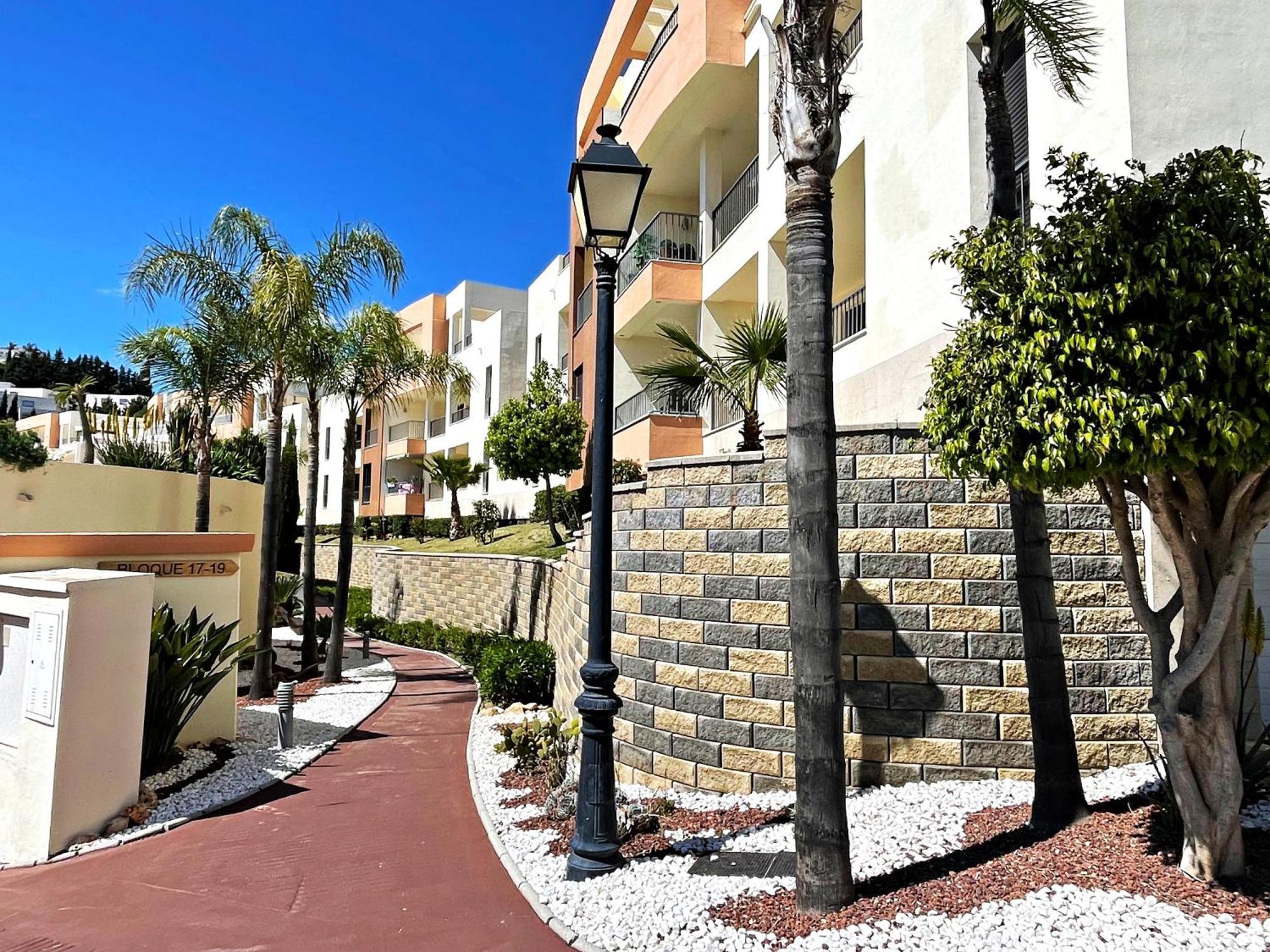 Spectacular Views - Luxury Apartment In Resort - Marbella Hills Bagian luar foto