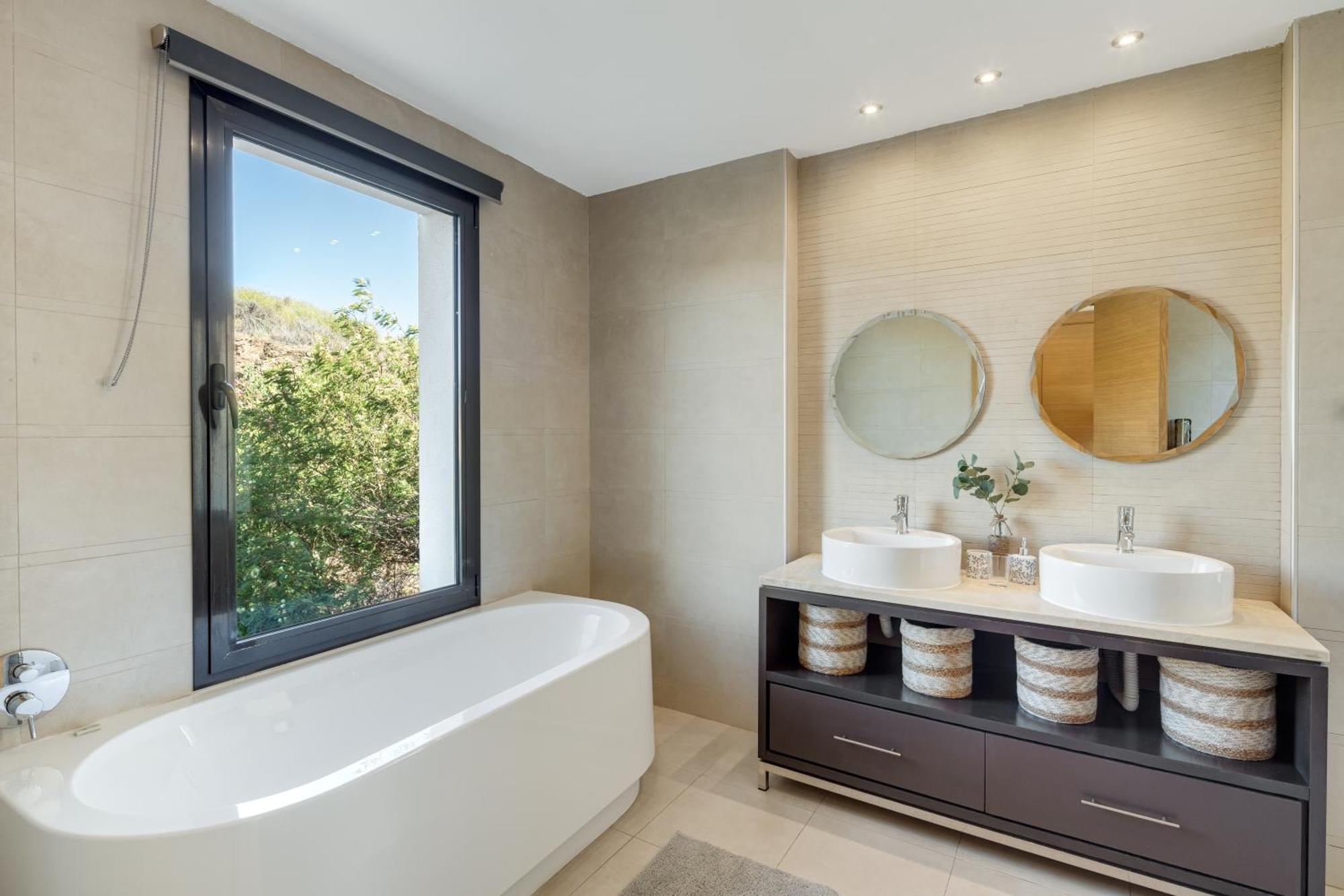 Spectacular Views - Luxury Apartment In Resort - Marbella Hills Bagian luar foto